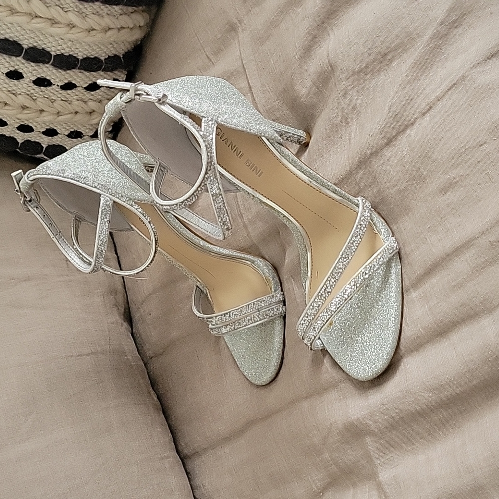 Gianni Bini sparkle/glitter silver stiletto strappy sandal, 7M.  Ankle strap
